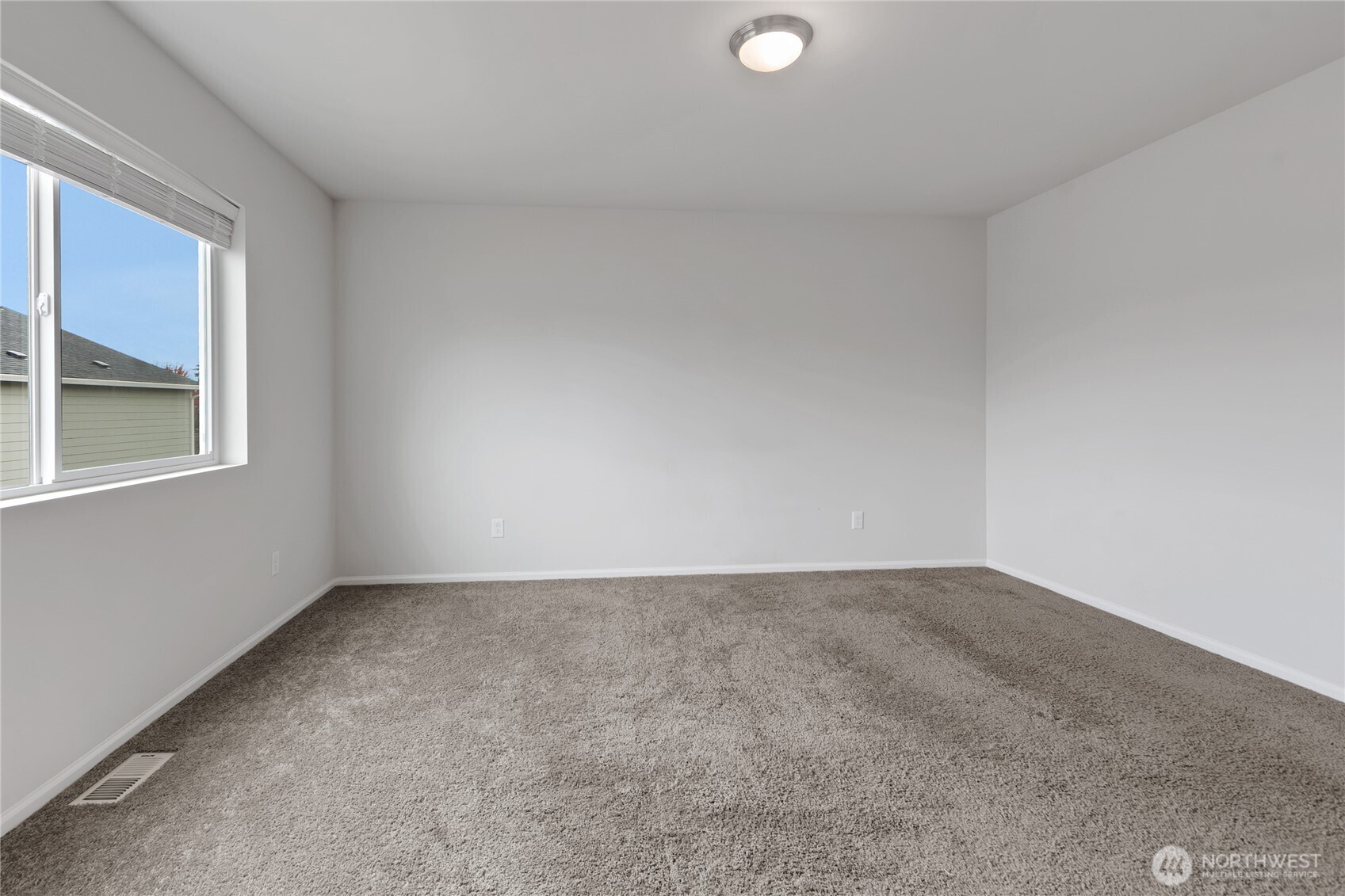 15136 Iverson Loop Property Photo 8