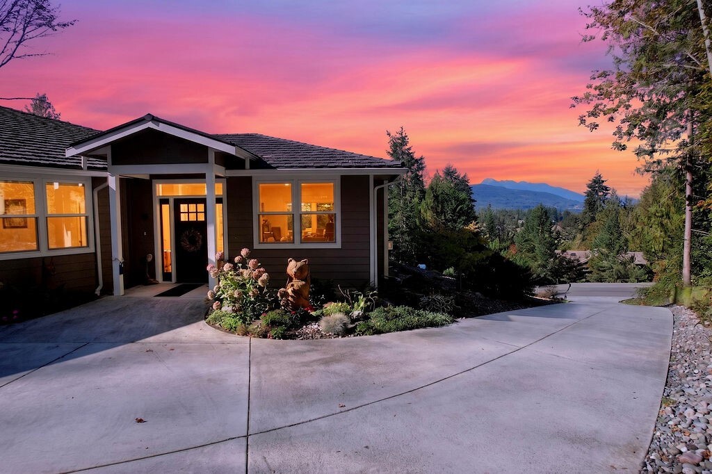1285 Fox Hollow Road Property Photo 2
