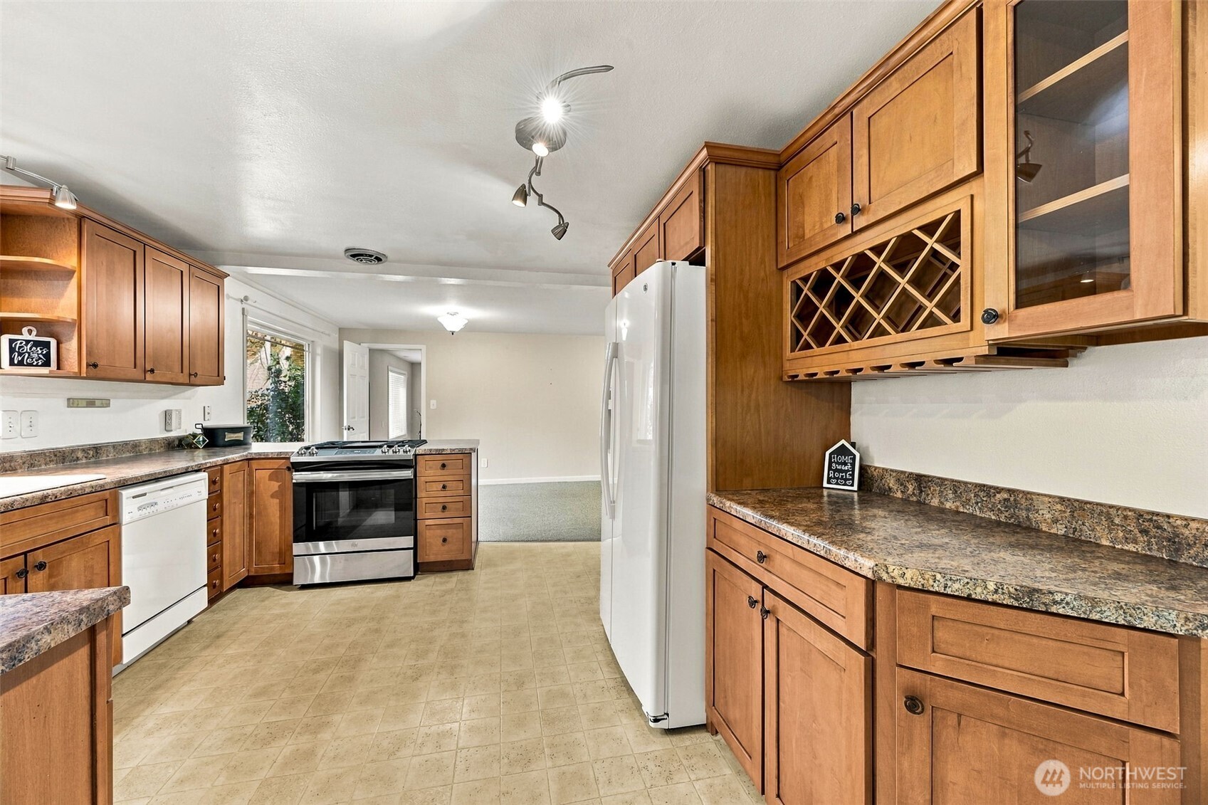 1805 204th Place Property Photo 5