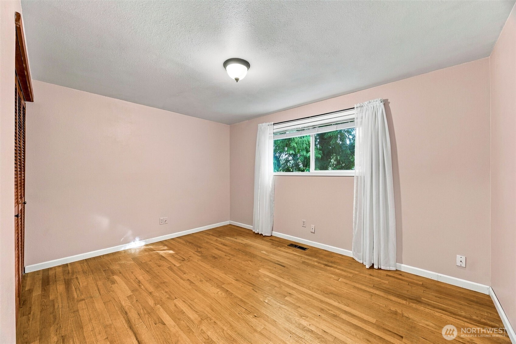 1805 204th Place Property Photo 9