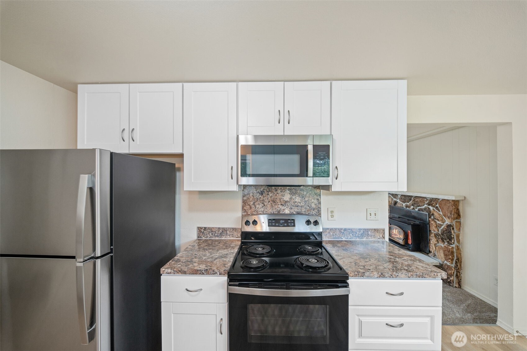 807 Gregory Way Property Photo 16