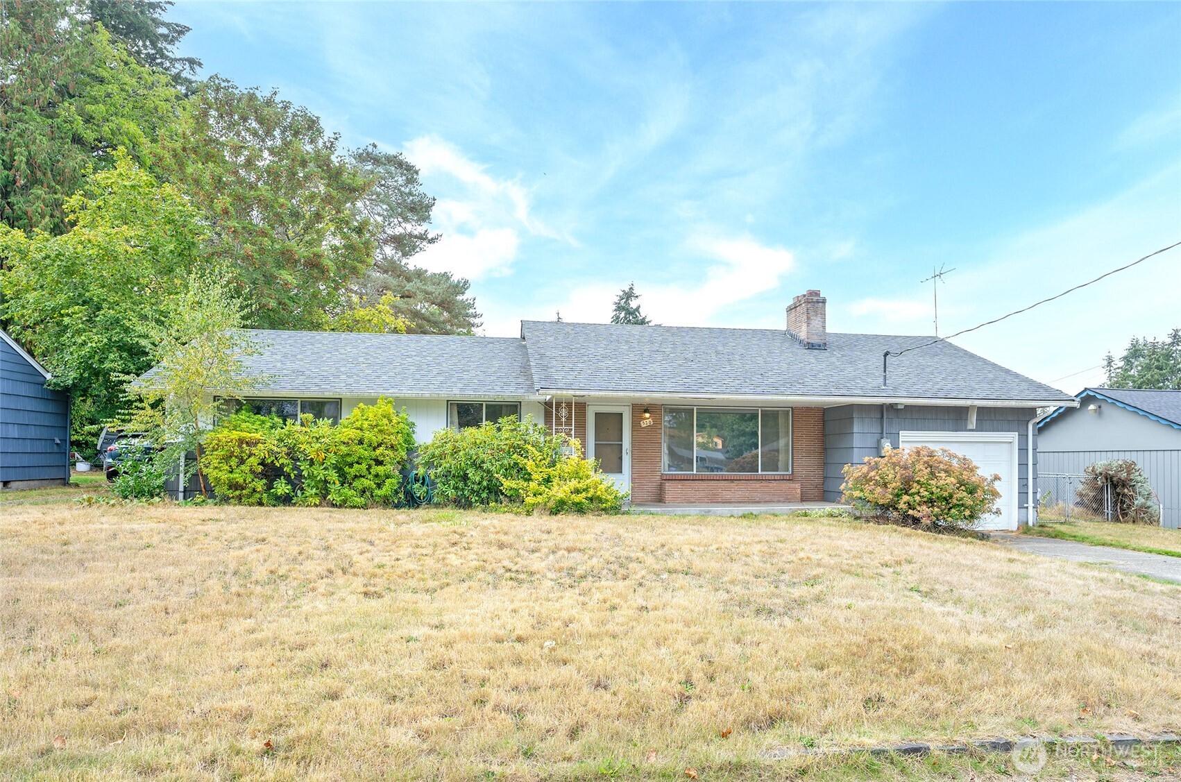 520 S 94th Street Property Photo 1