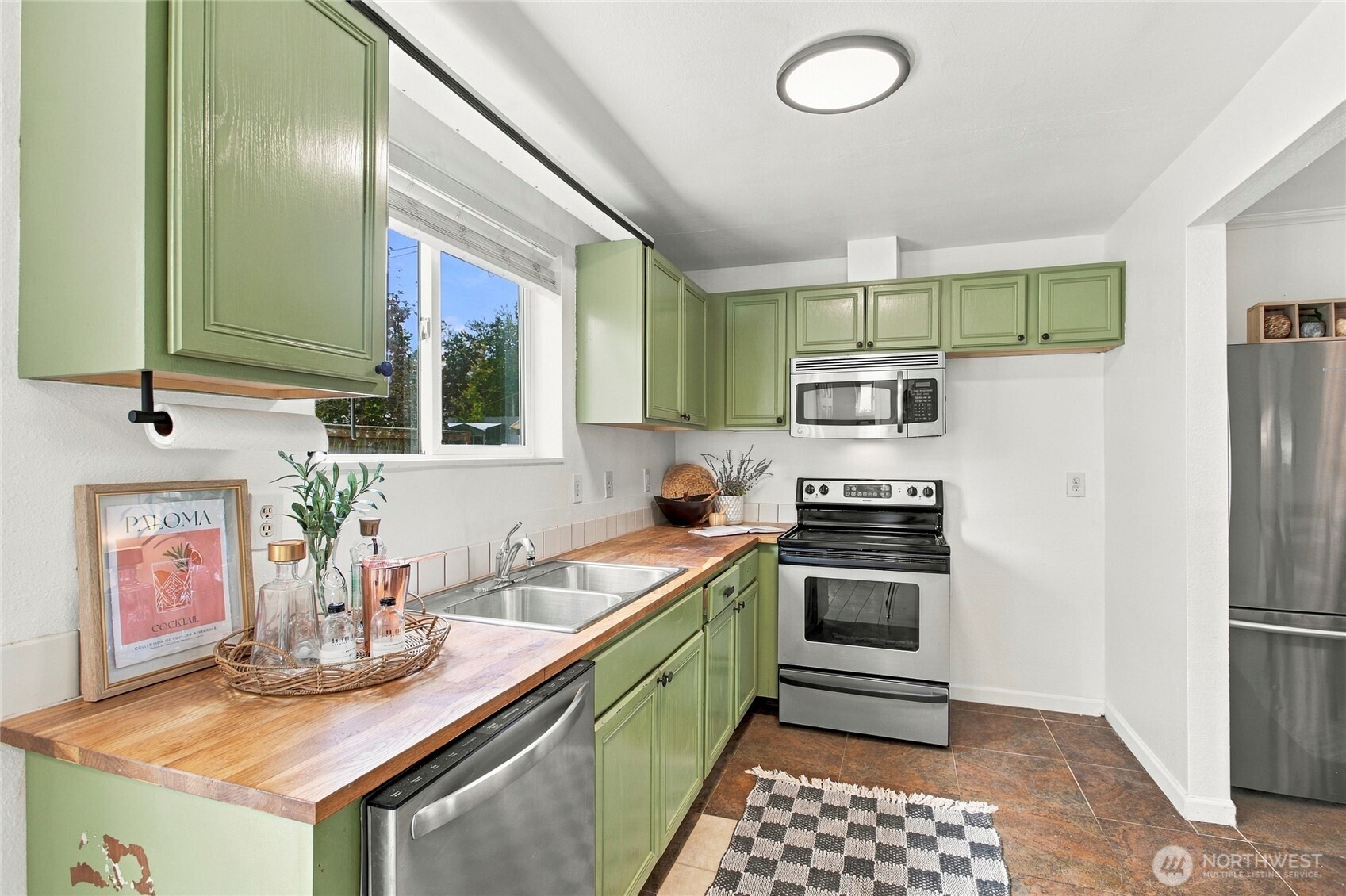 2004 E 34th Street Property Photo 10