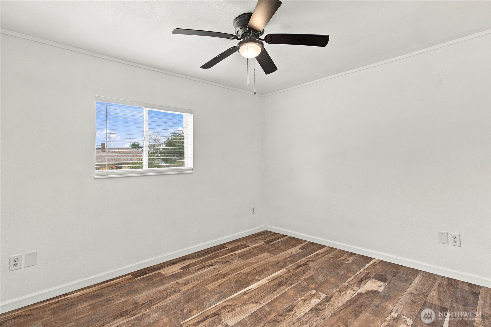2004 E 34th Street Property Photo 12