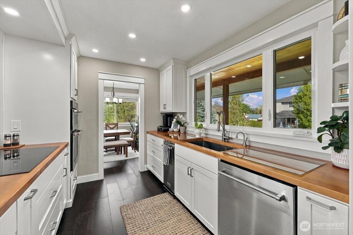 149 20th Place Property Photo 14