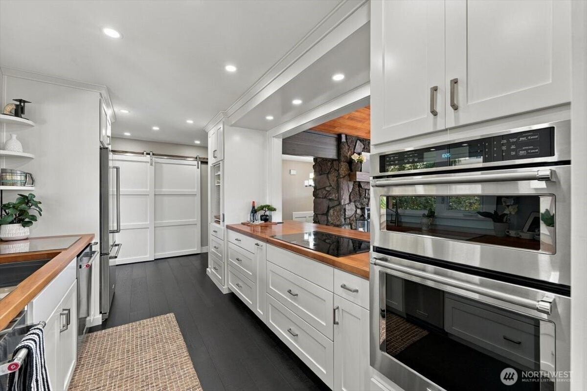 149 20th Place Property Photo 15