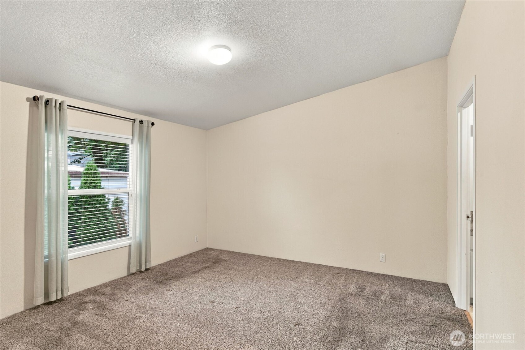 22706 114th Place Property Photo 15