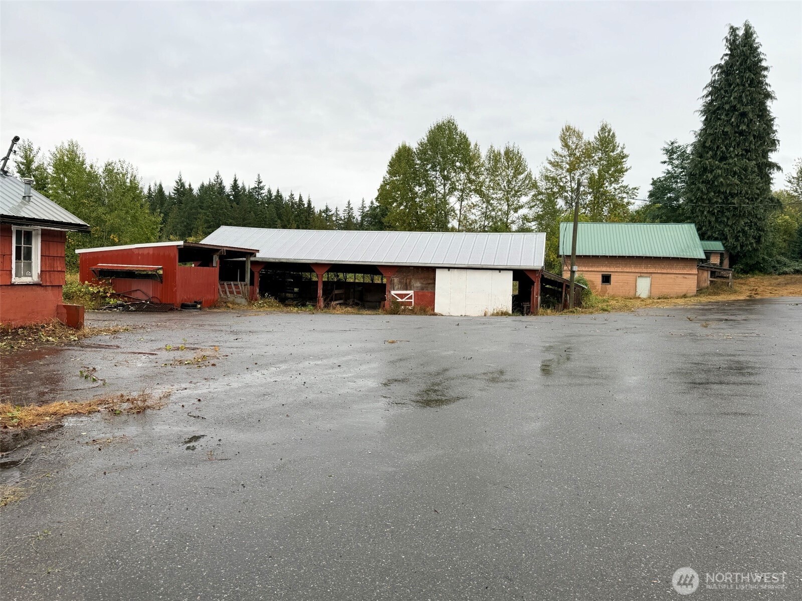 3170 E Smith Road Property Photo 11