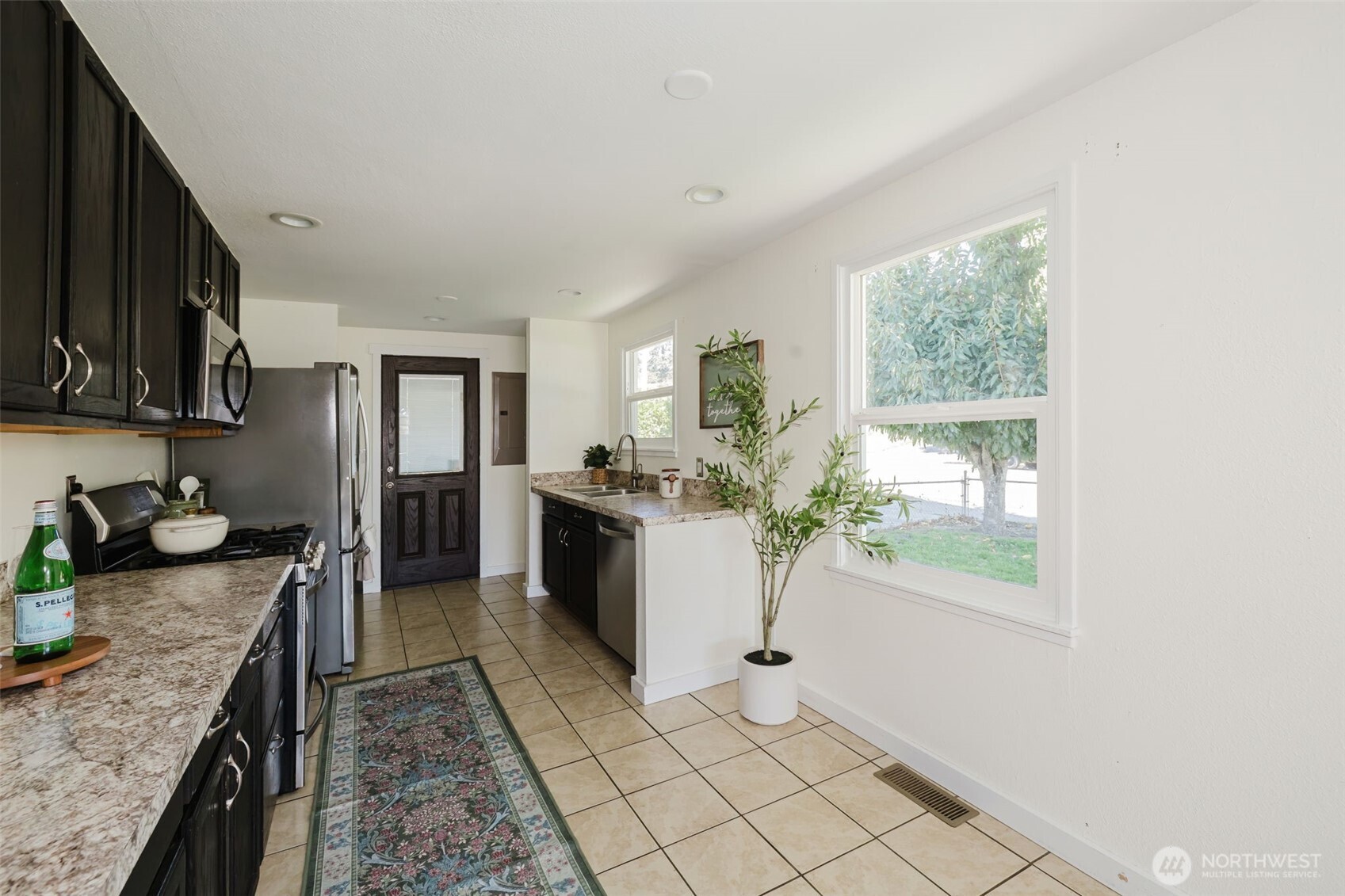 3227 Solie Avenue Property Photo 9