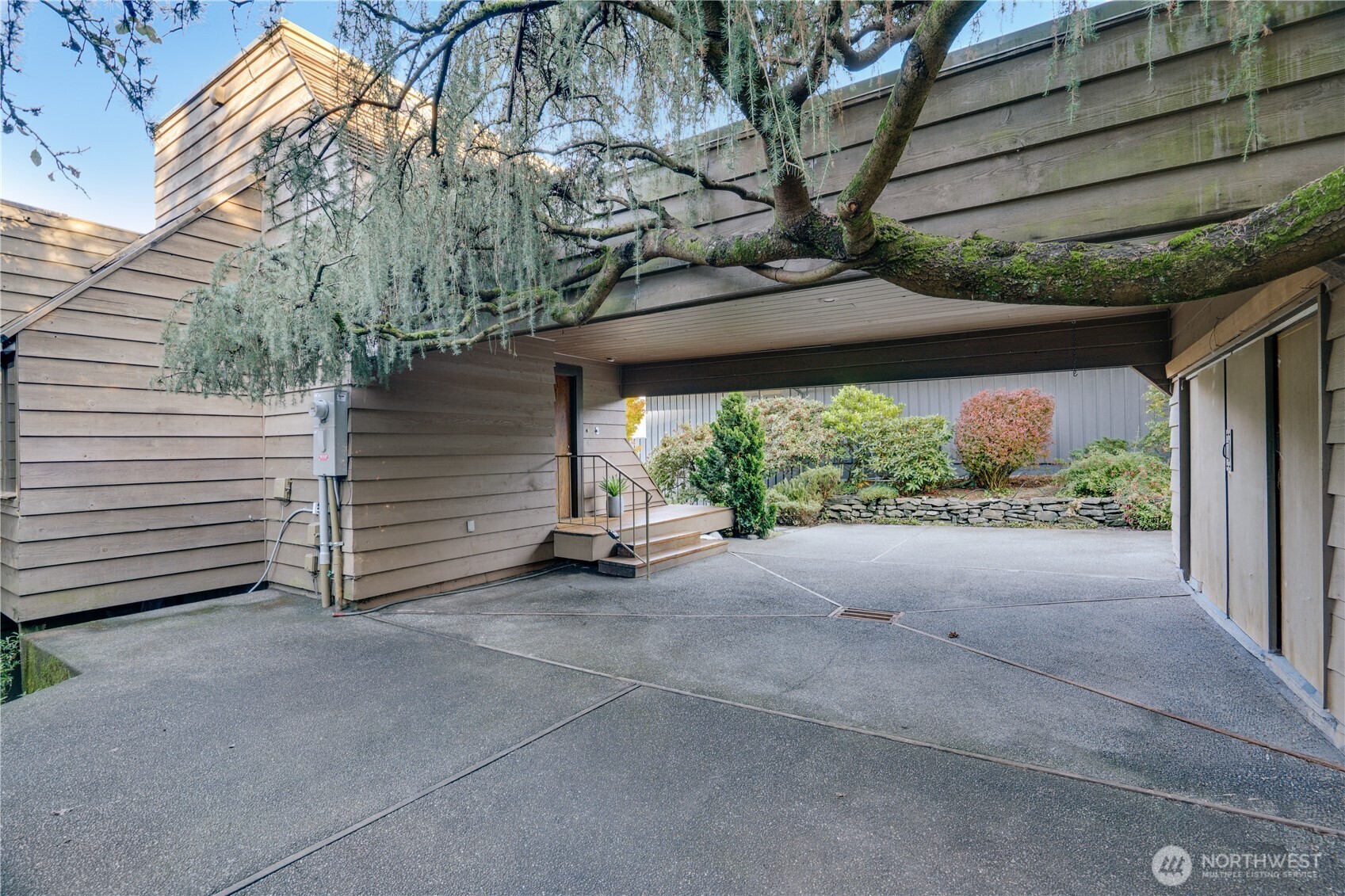 405 N Stadium Way Property Photo 32