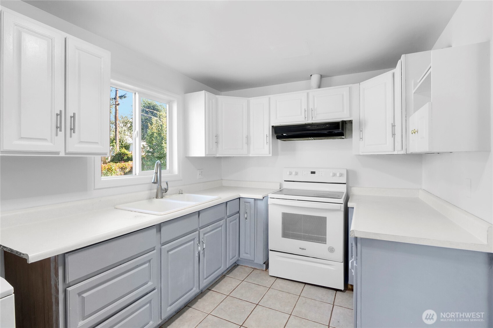 1539 N Mary Street Property Photo 7