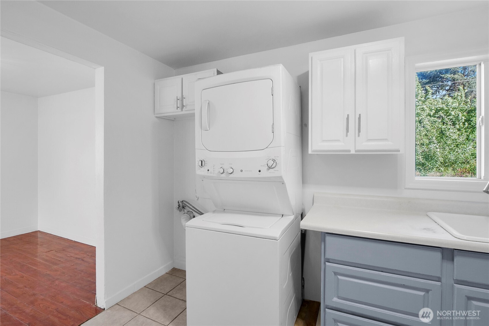 1539 N Mary Street Property Photo 8