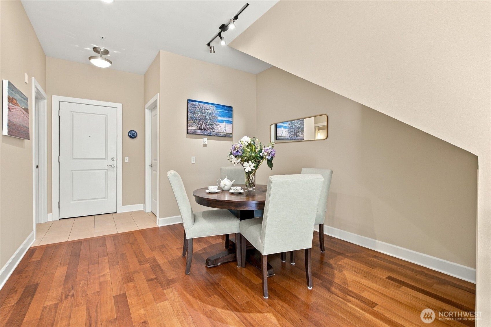61 Pine 206 Property Photo 4