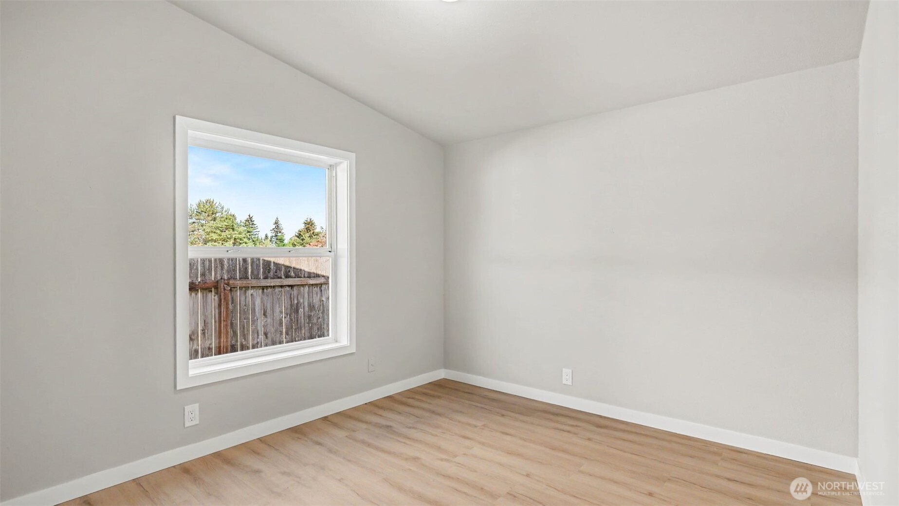1904 Trilium Lane Property Photo 16