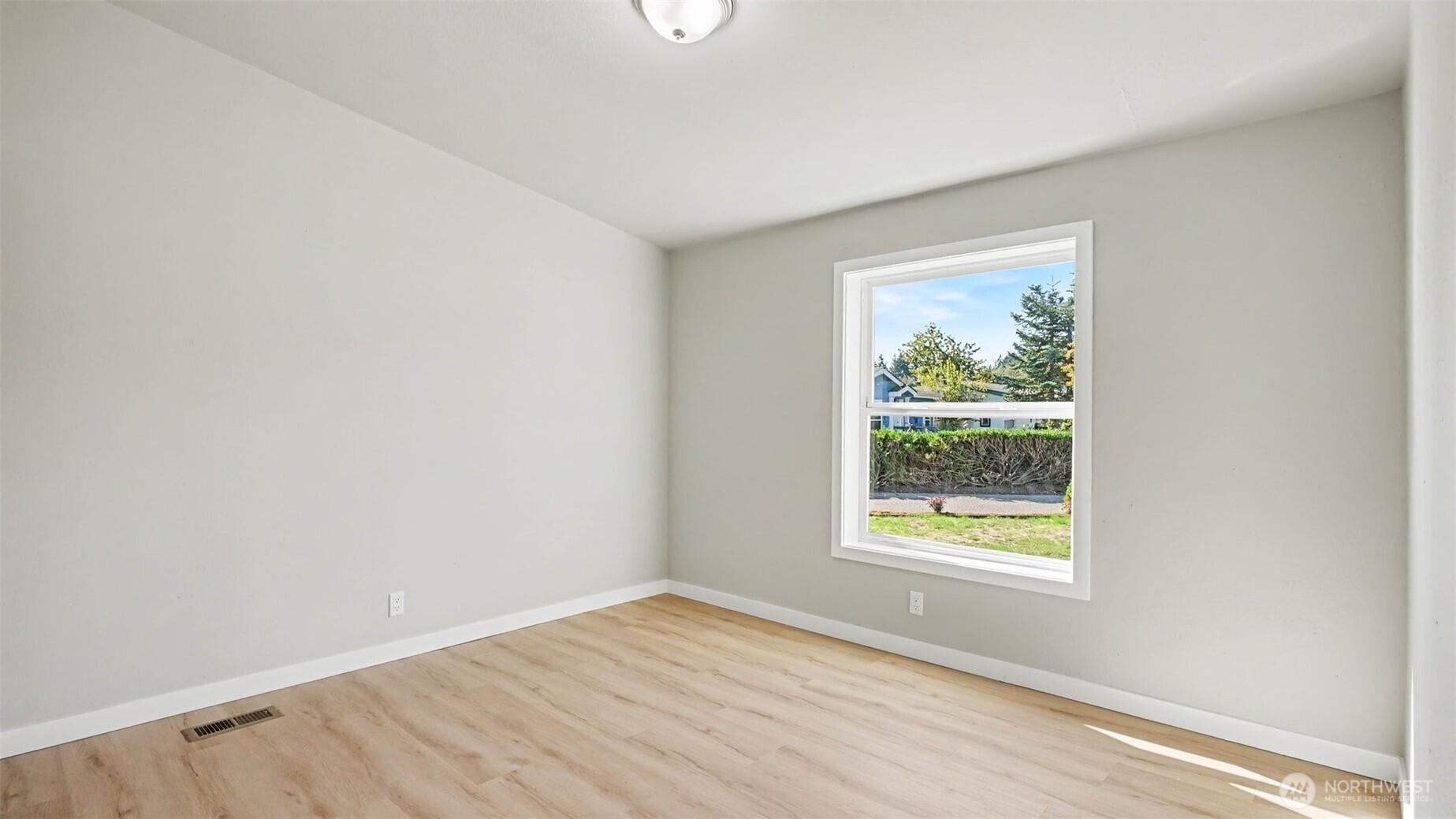 1904 Trilium Lane Property Photo 17