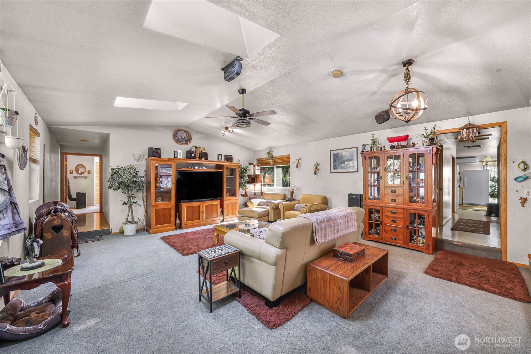 4036 Wynn Road Property Photo 4