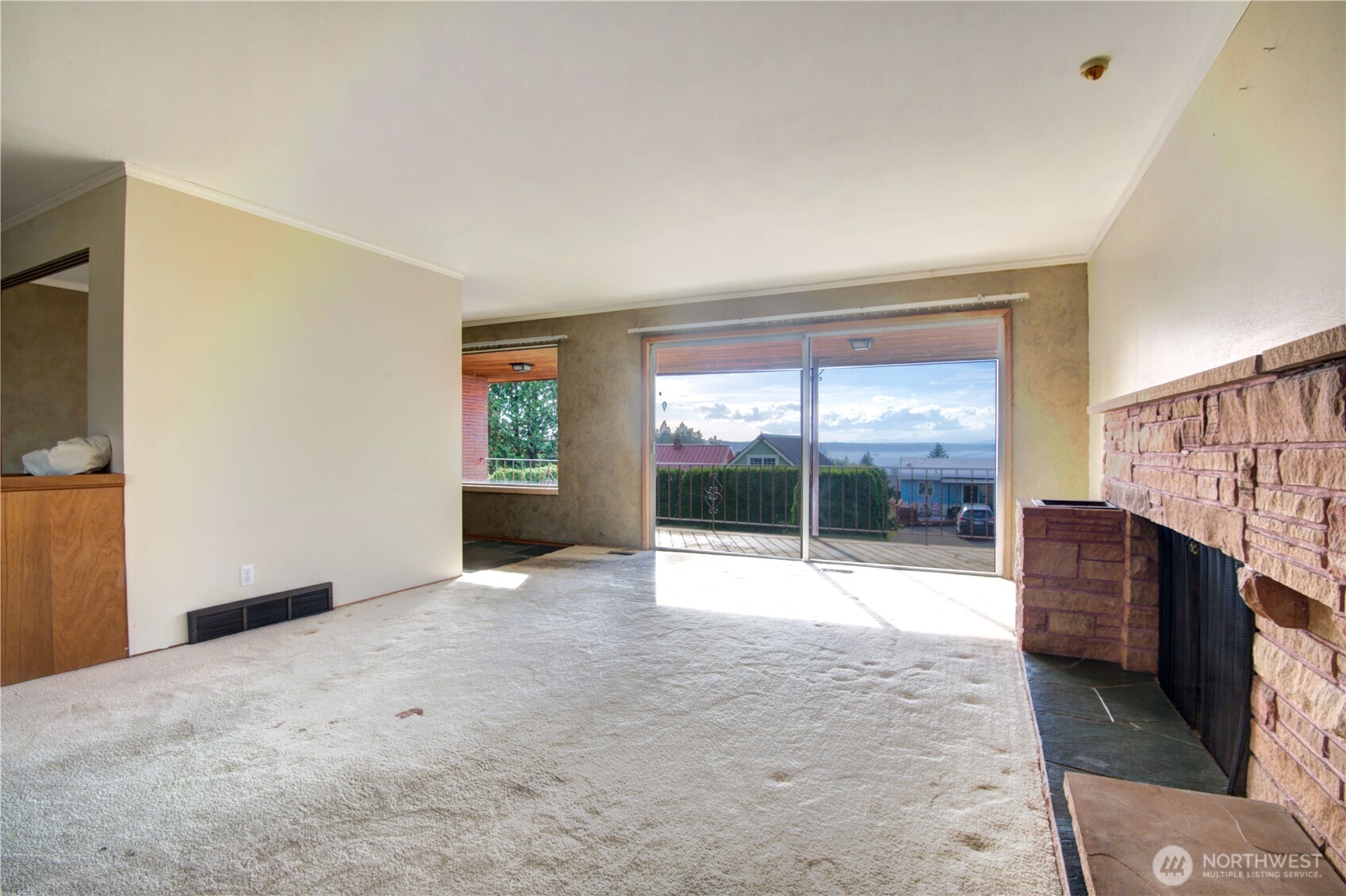 9037 38th Avenue Property Photo 5