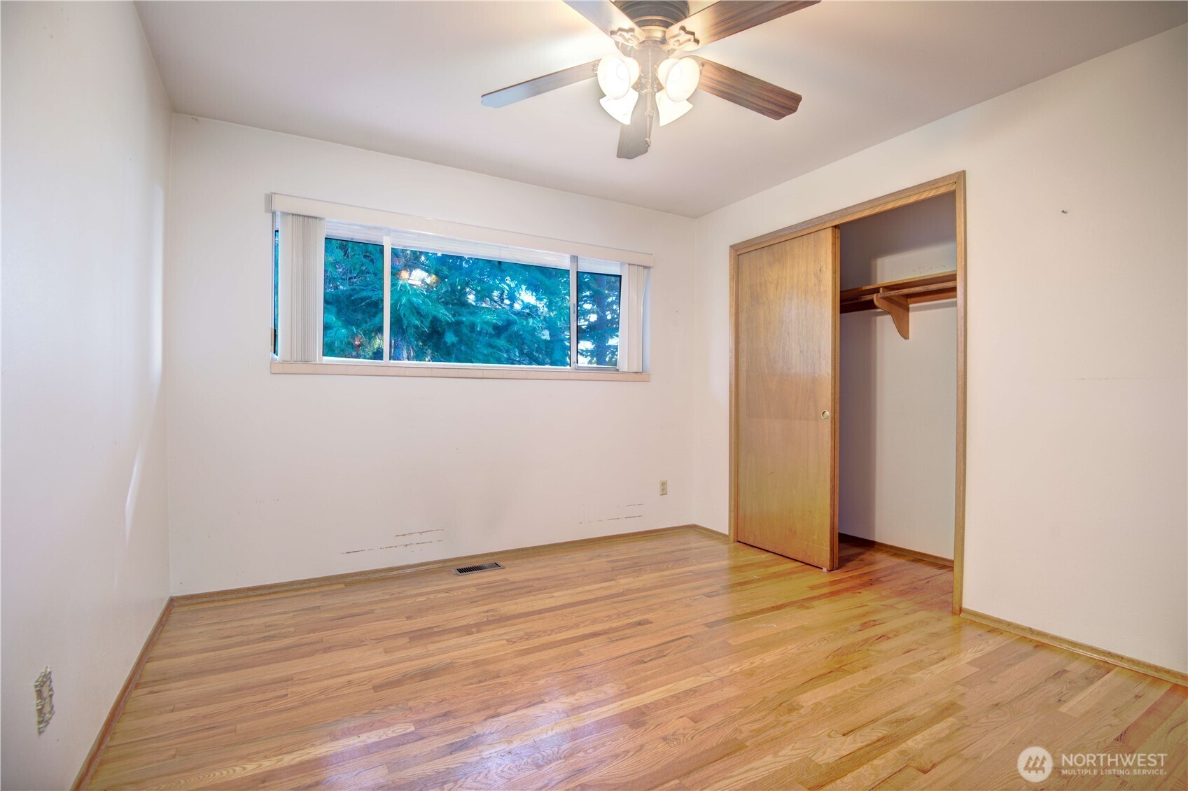 9037 38th Avenue Property Photo 14