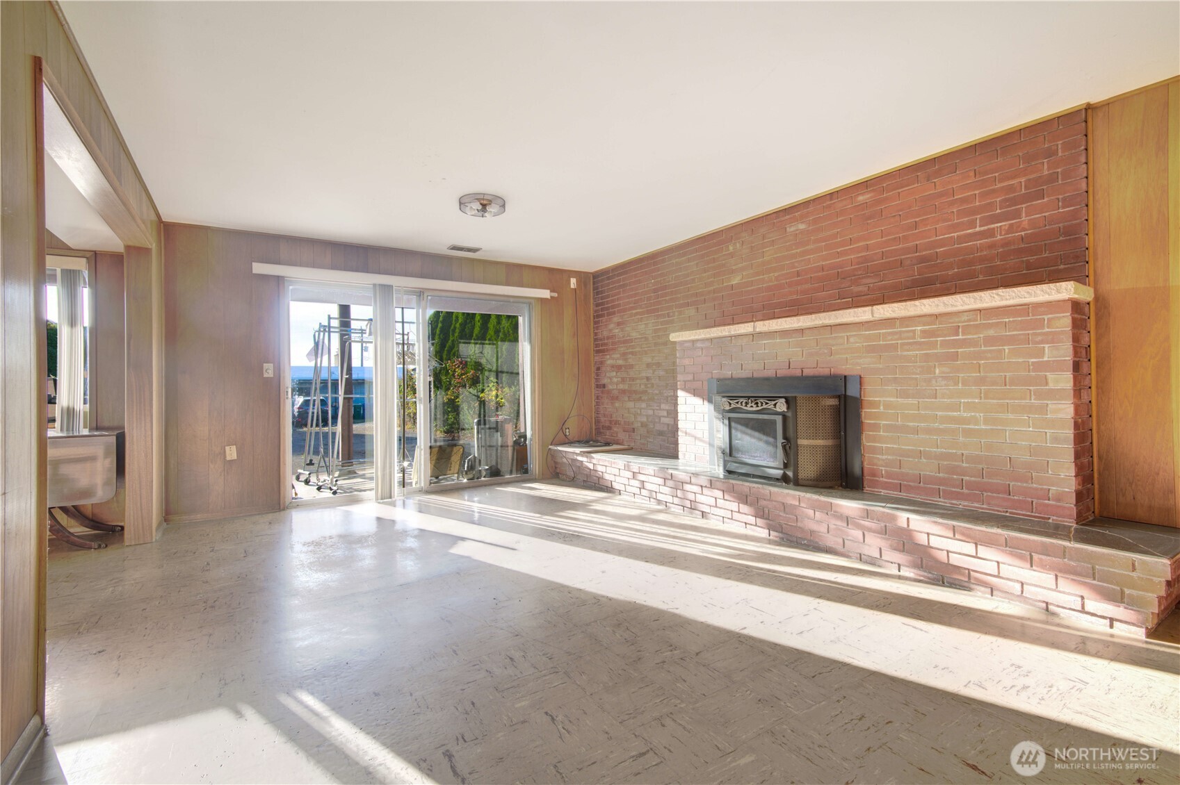 9037 38th Avenue Property Photo 18