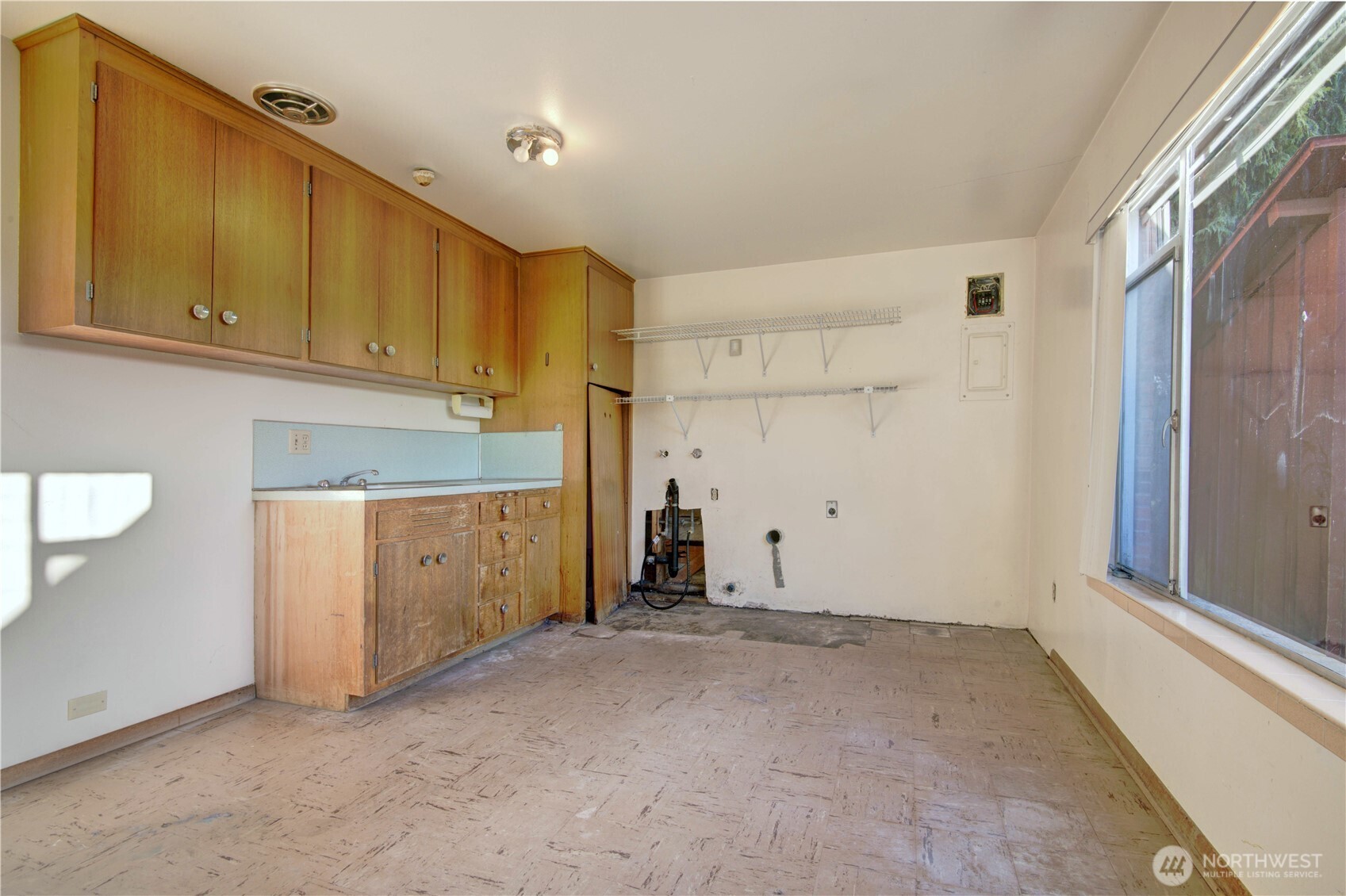 9037 38th Avenue Property Photo 23