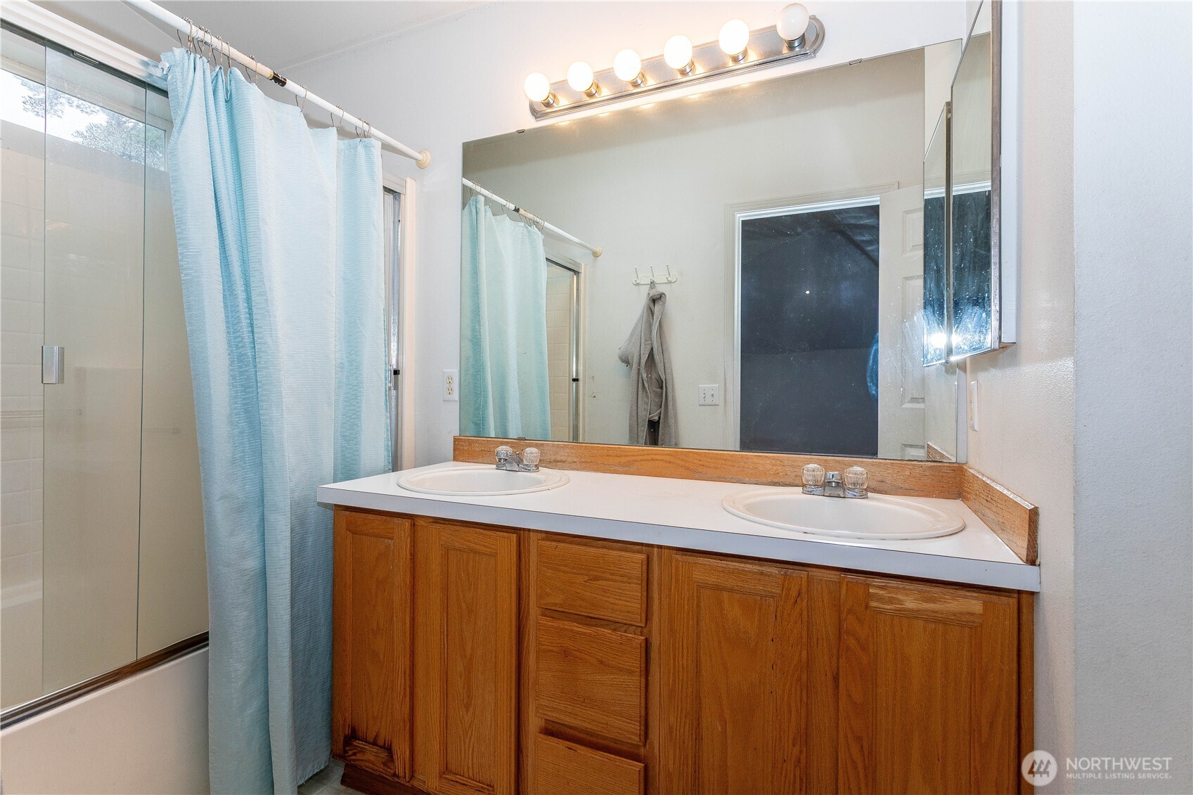 2835 U Street Property Photo 22