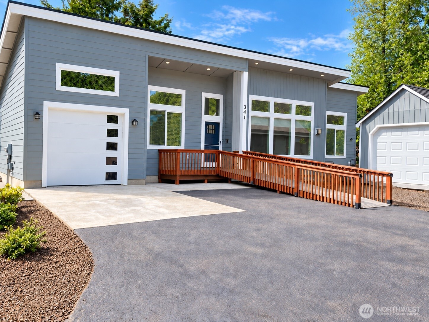 341 Redwood Court Property Photo 2