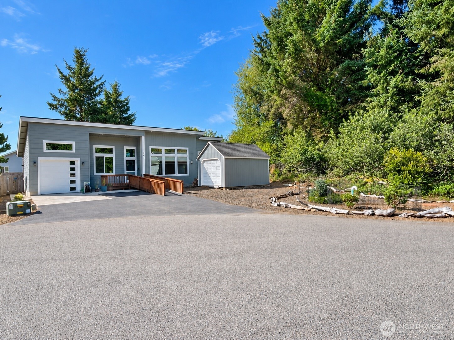 341 Redwood Court Property Photo 3