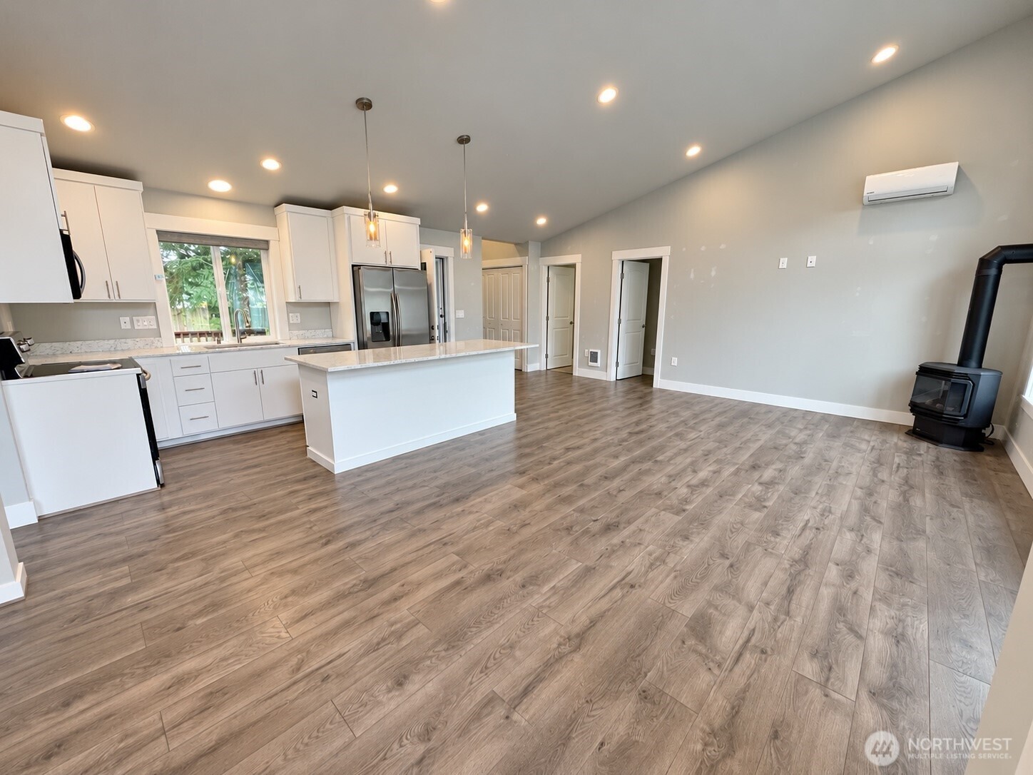 341 Redwood Court Property Photo 8