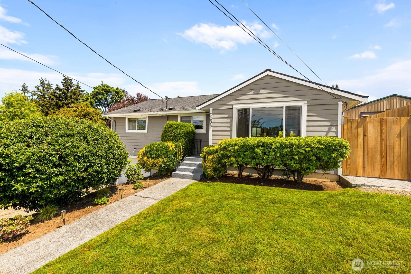 10038 59th Avenue Property Photo 6