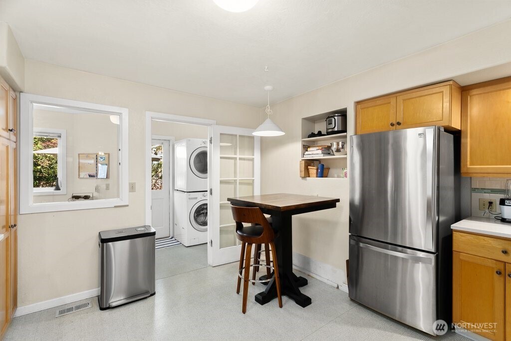 2112 Ne 55th Street Property Photo 10