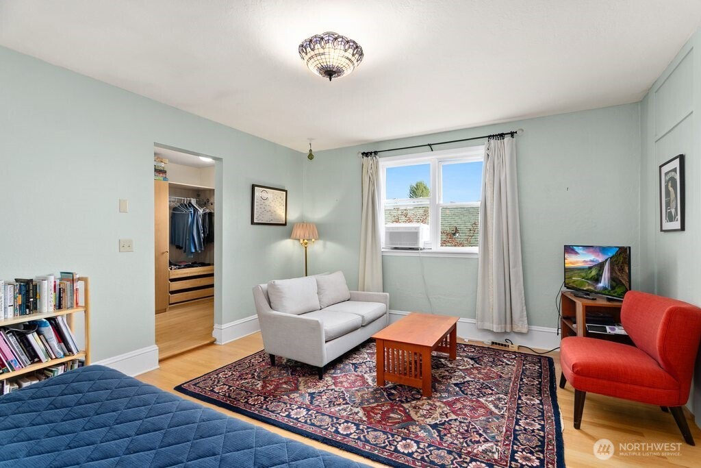 2112 Ne 55th Street Property Photo 16
