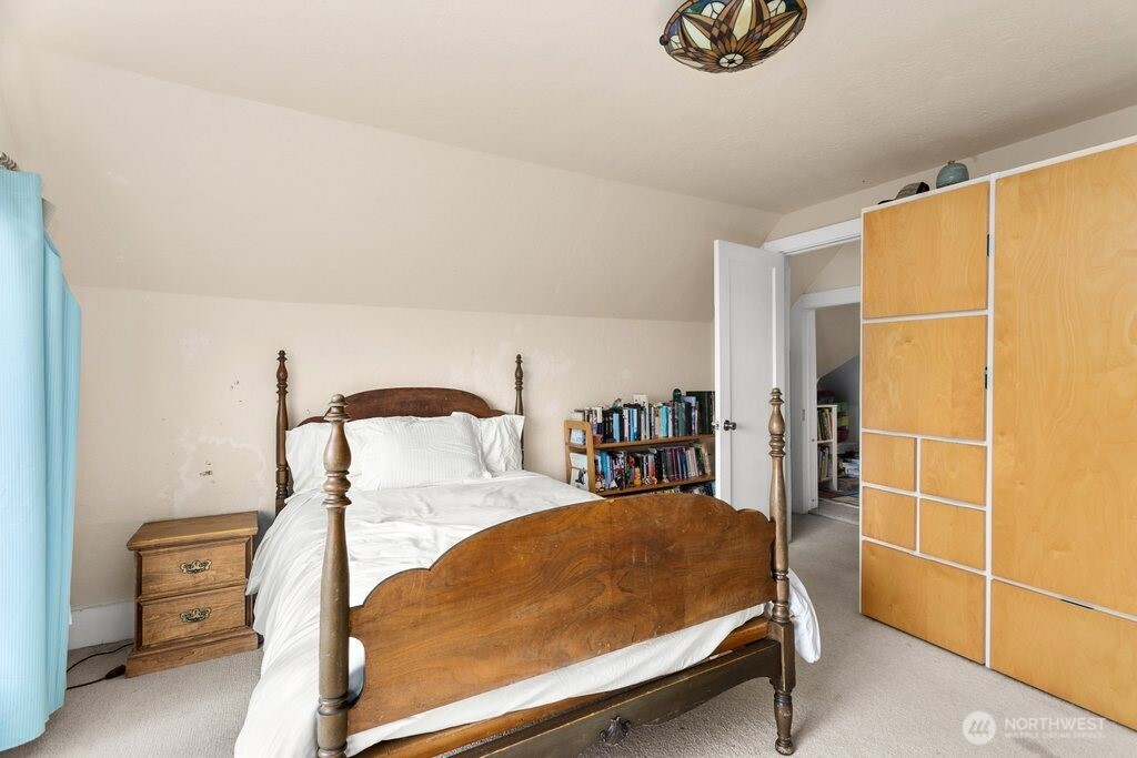 2112 Ne 55th Street Property Photo 19