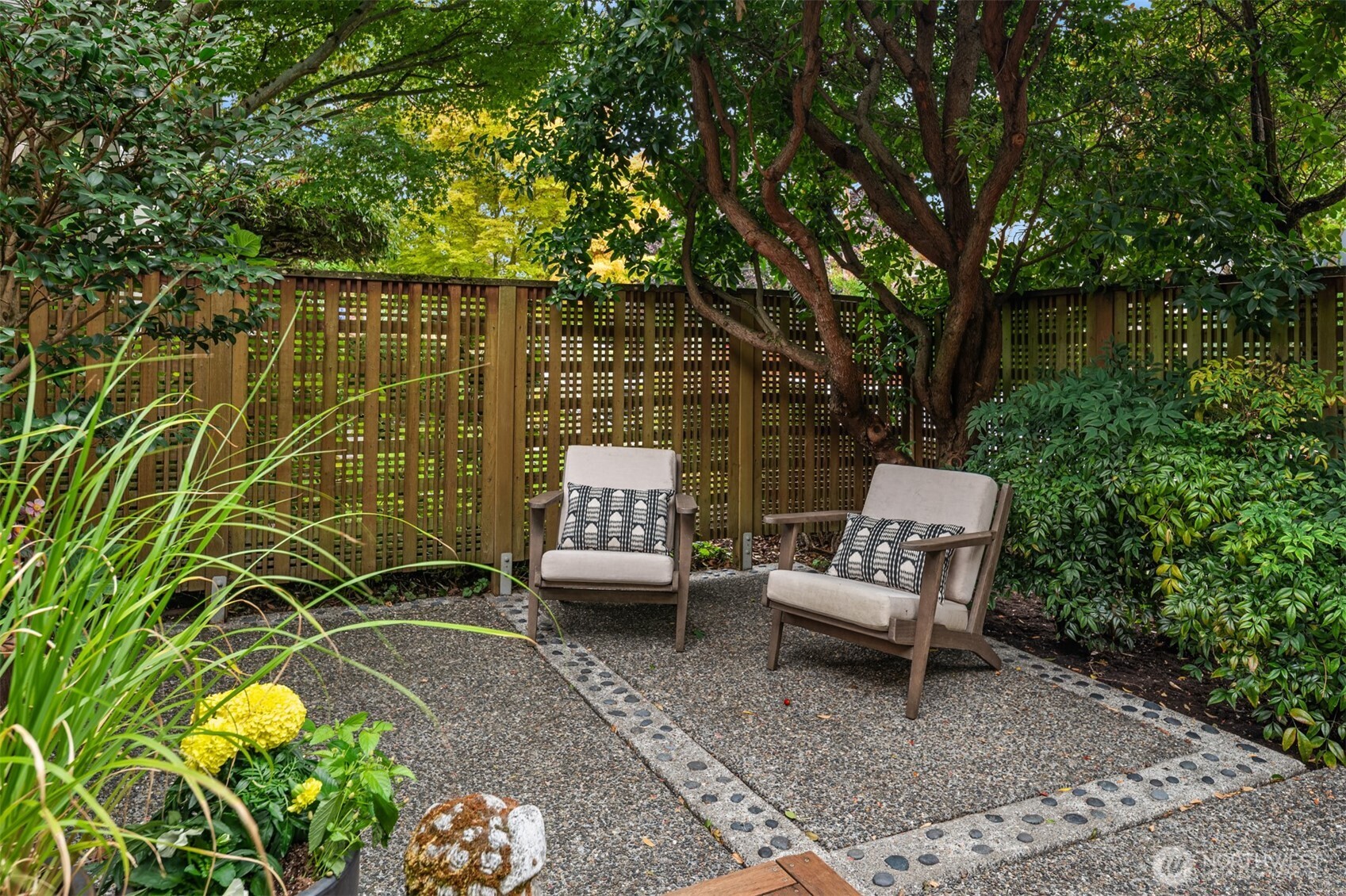2020 42nd Property Photo 3