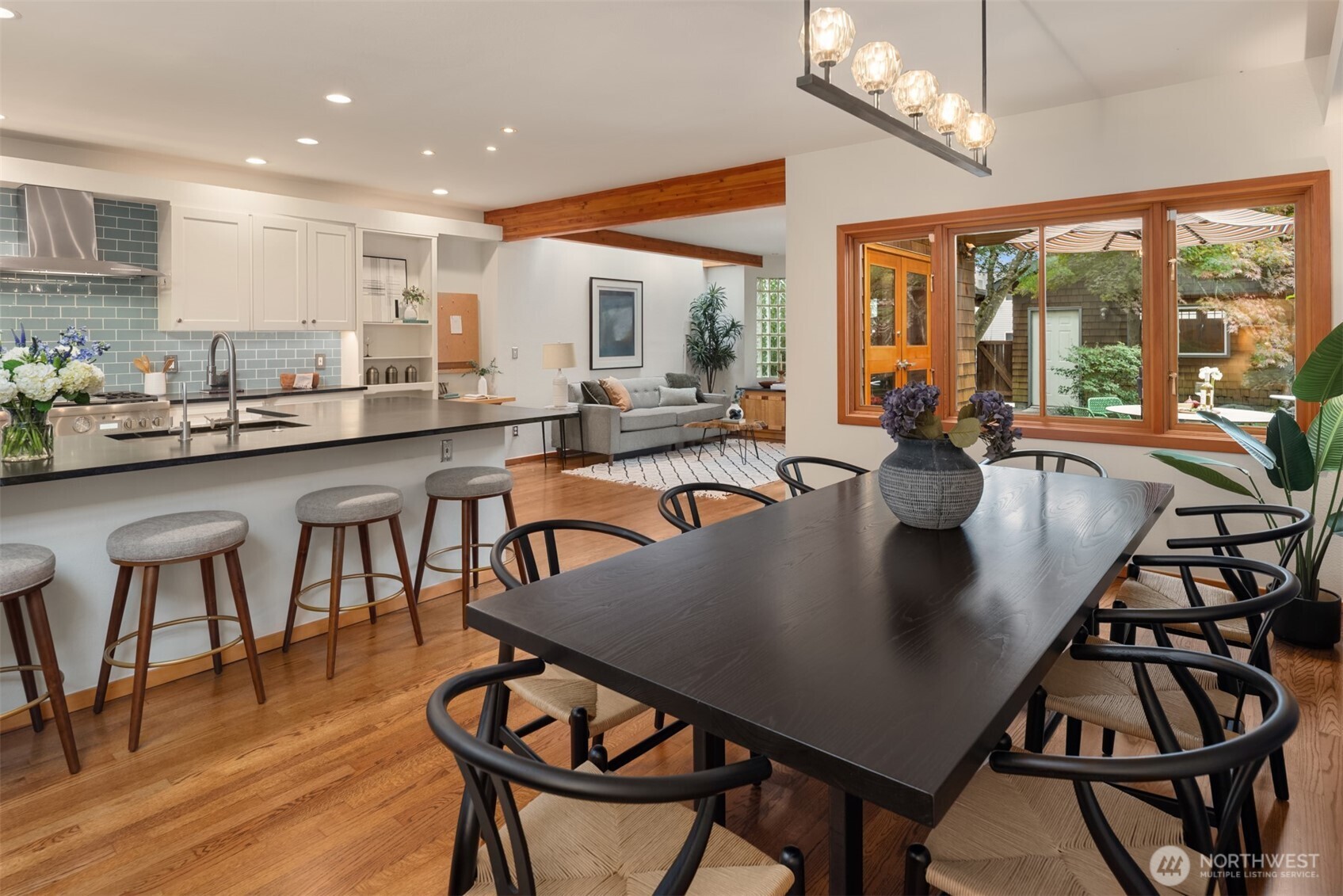 2020 42nd Property Photo 10