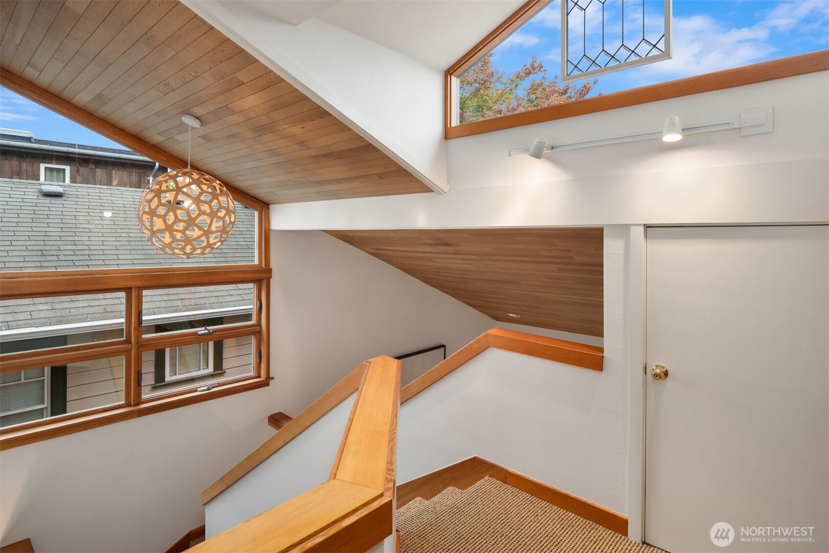 2020 42nd Property Photo 23