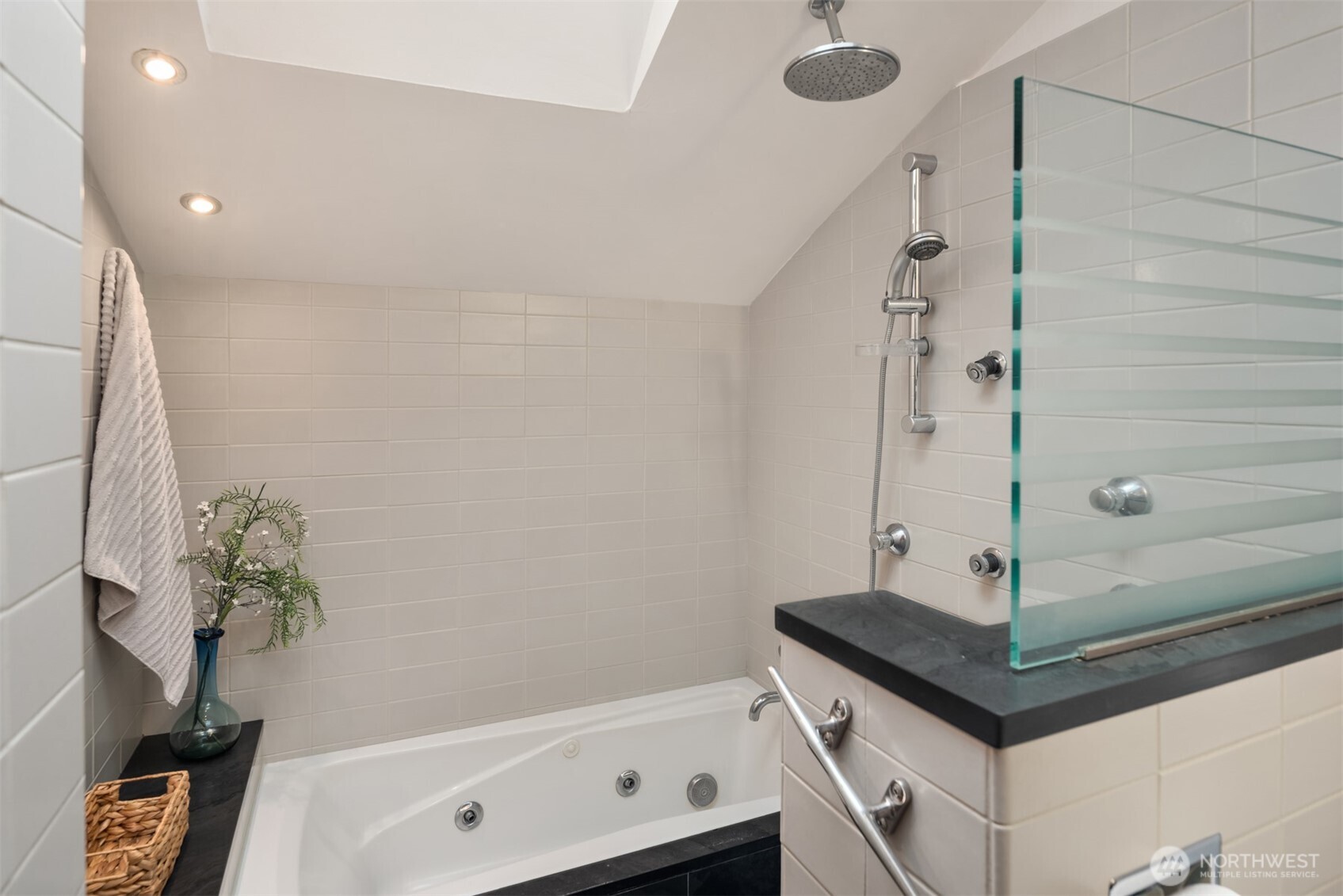 2020 42nd Property Photo 29
