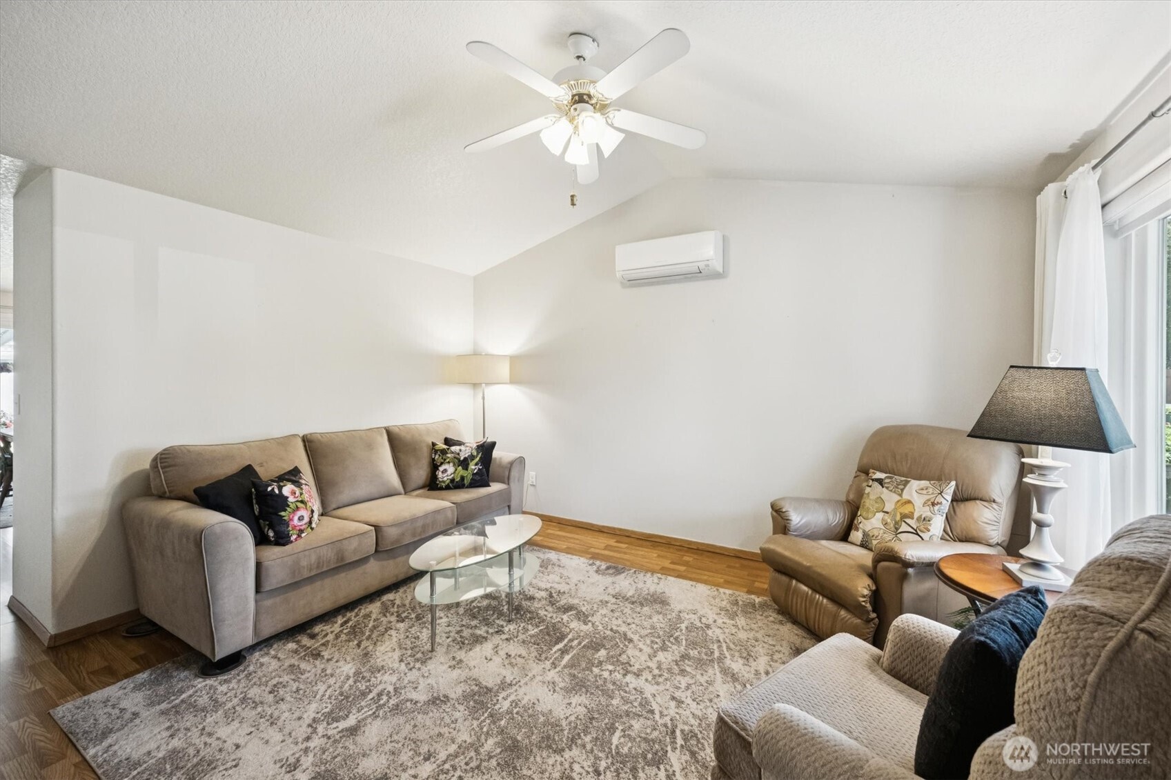 2102 Sw 7th Street Property Photo 5