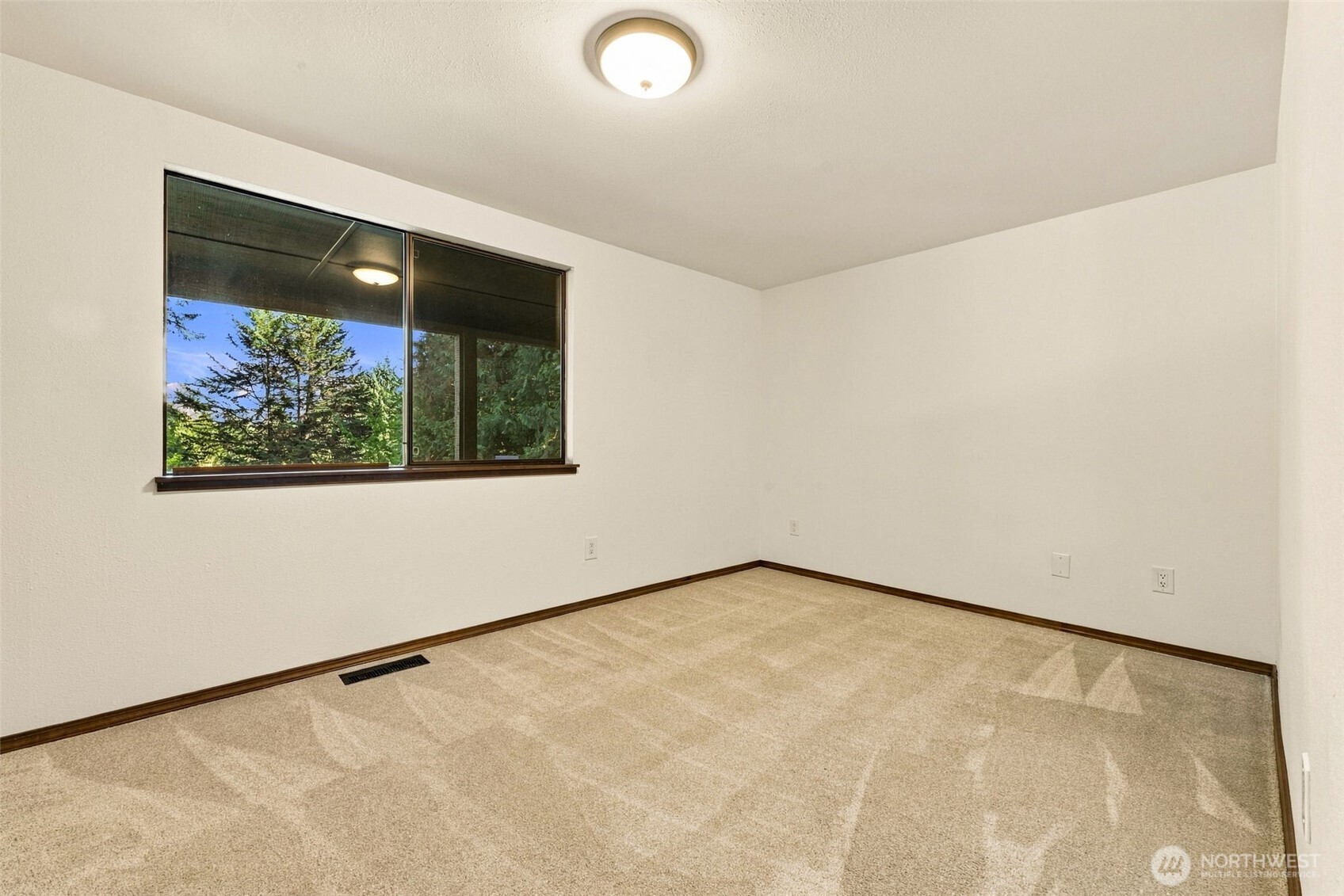 21931 3rd Avenue Property Photo 31