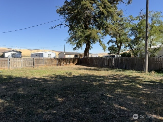 114 N F Street Property Photo 4