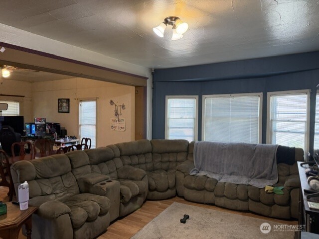 114 N F Street Property Photo 11