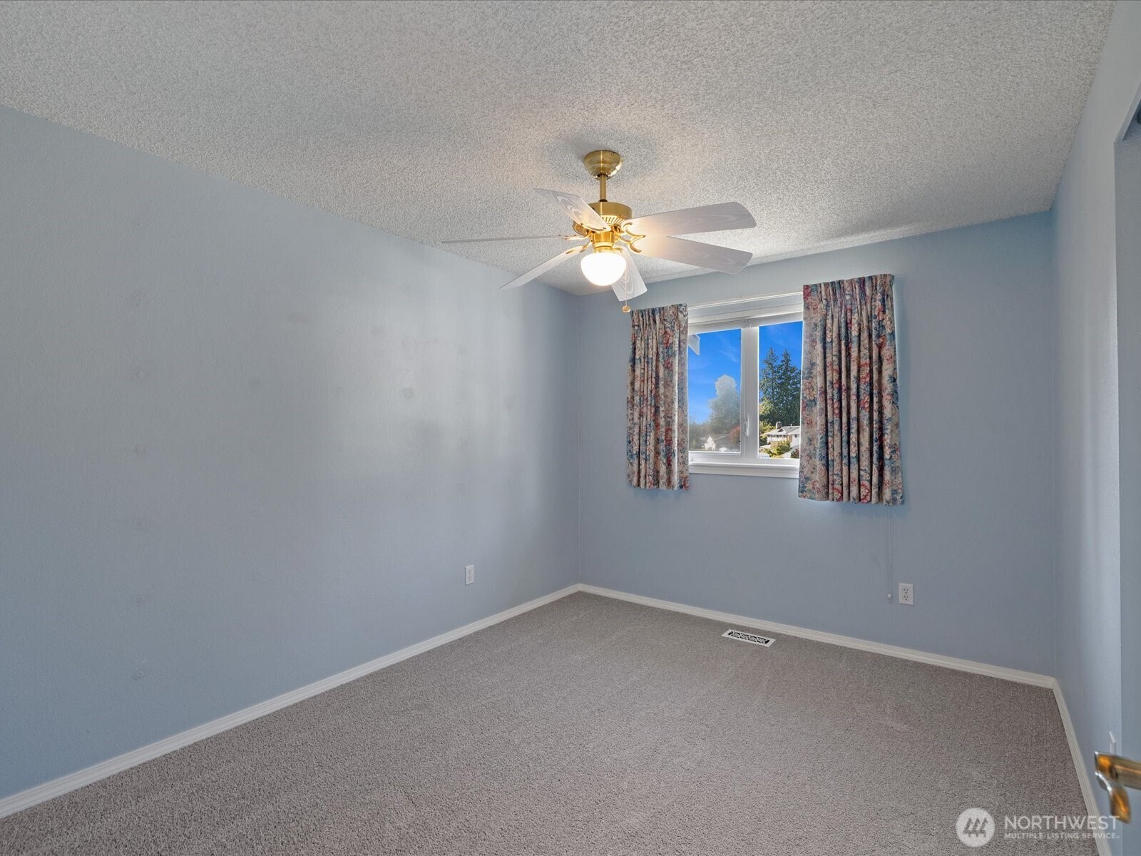 14403 48th Place Property Photo 20