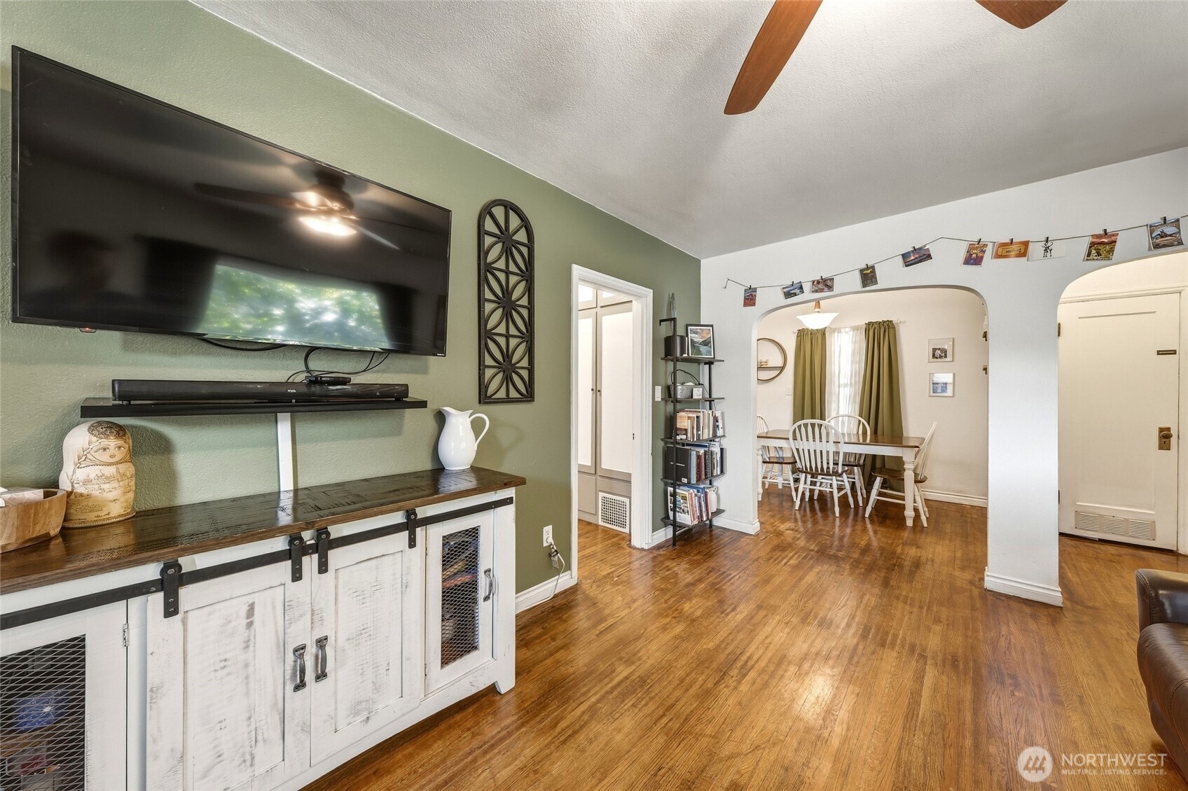 1028 N Clinton Street Property Photo 8