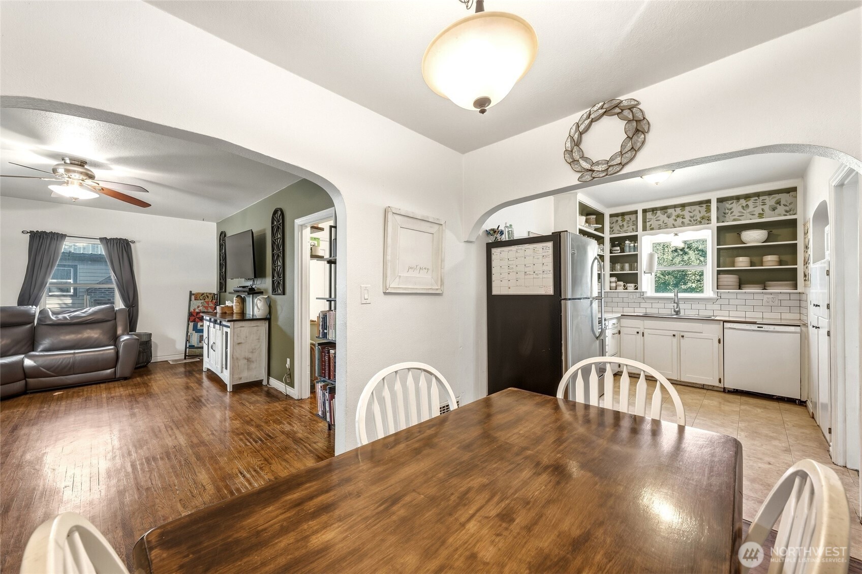 1028 N Clinton Street Property Photo 12