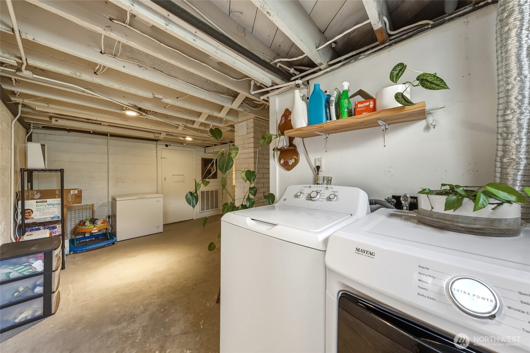 1028 N Clinton Street Property Photo 16