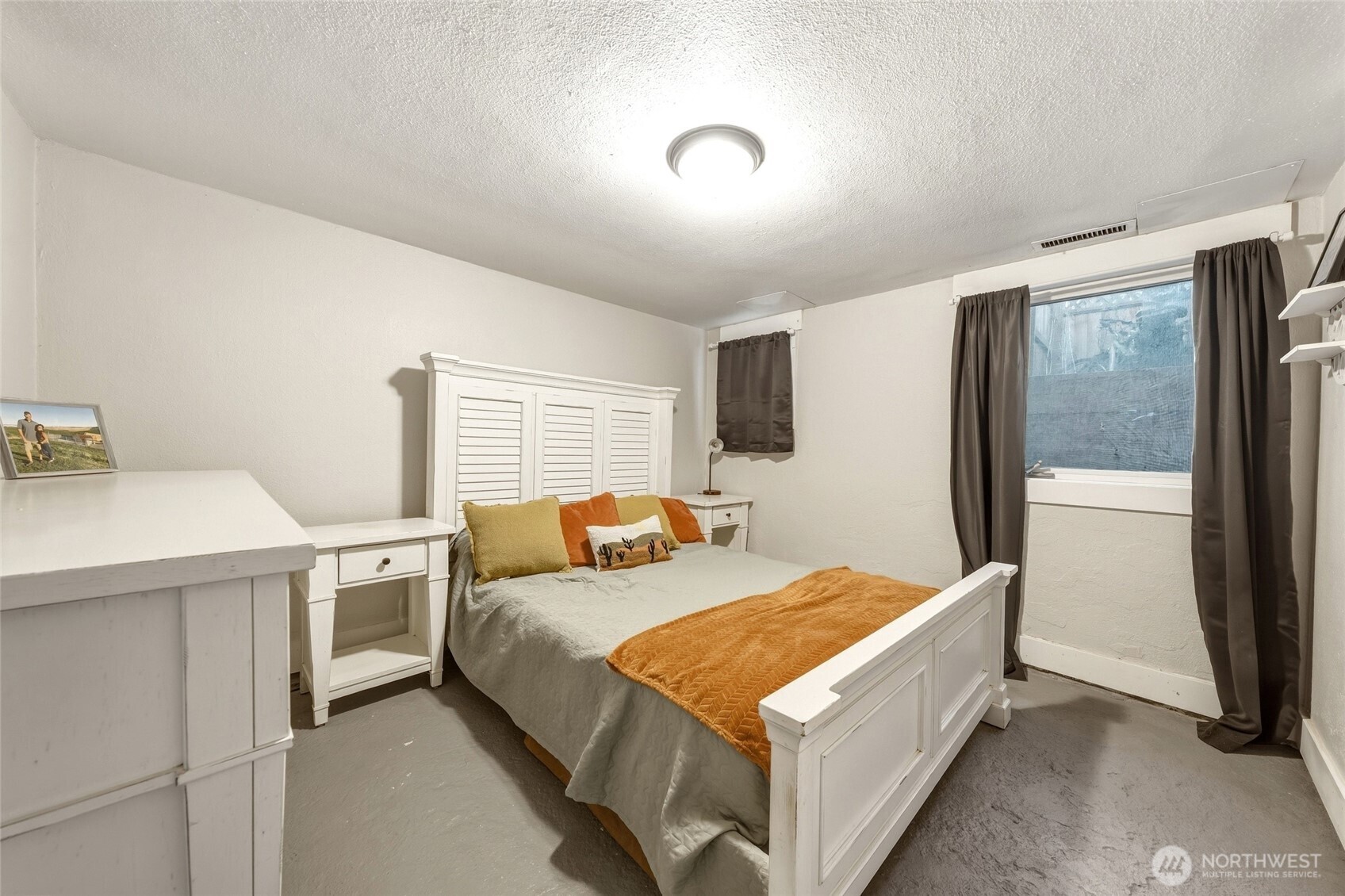 1028 N Clinton Street Property Photo 19