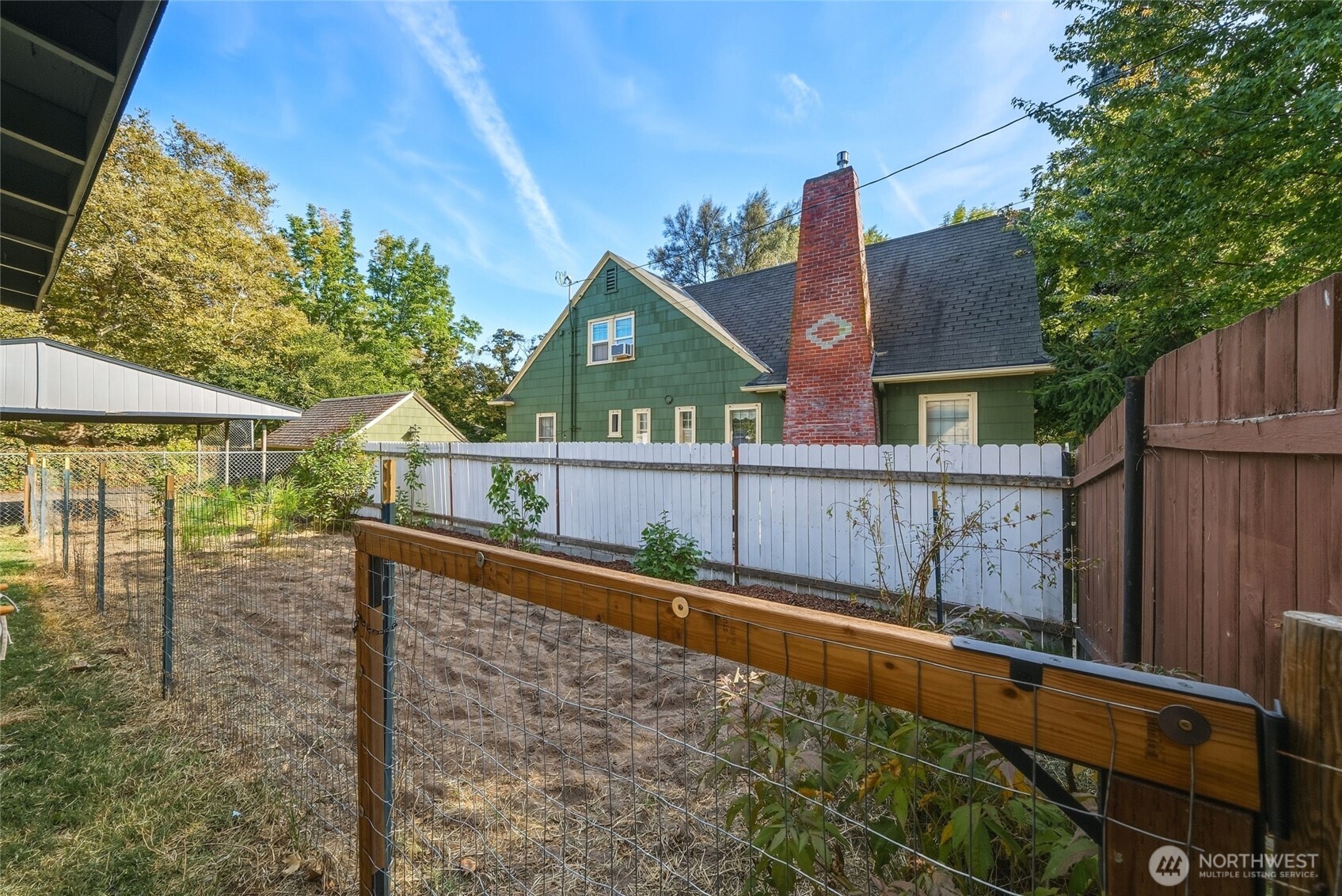 1028 N Clinton Street Property Photo 22