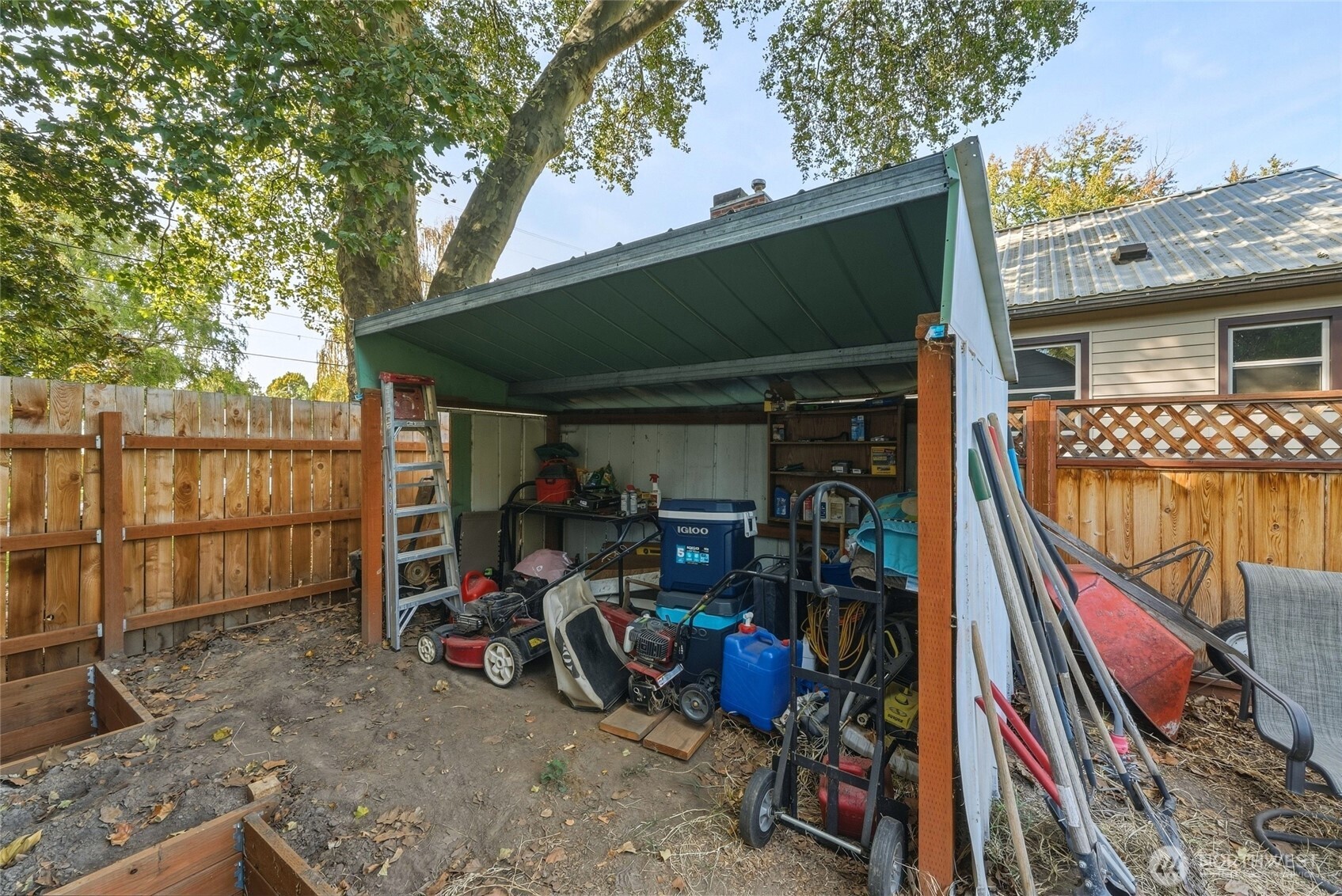 1028 N Clinton Street Property Photo 29