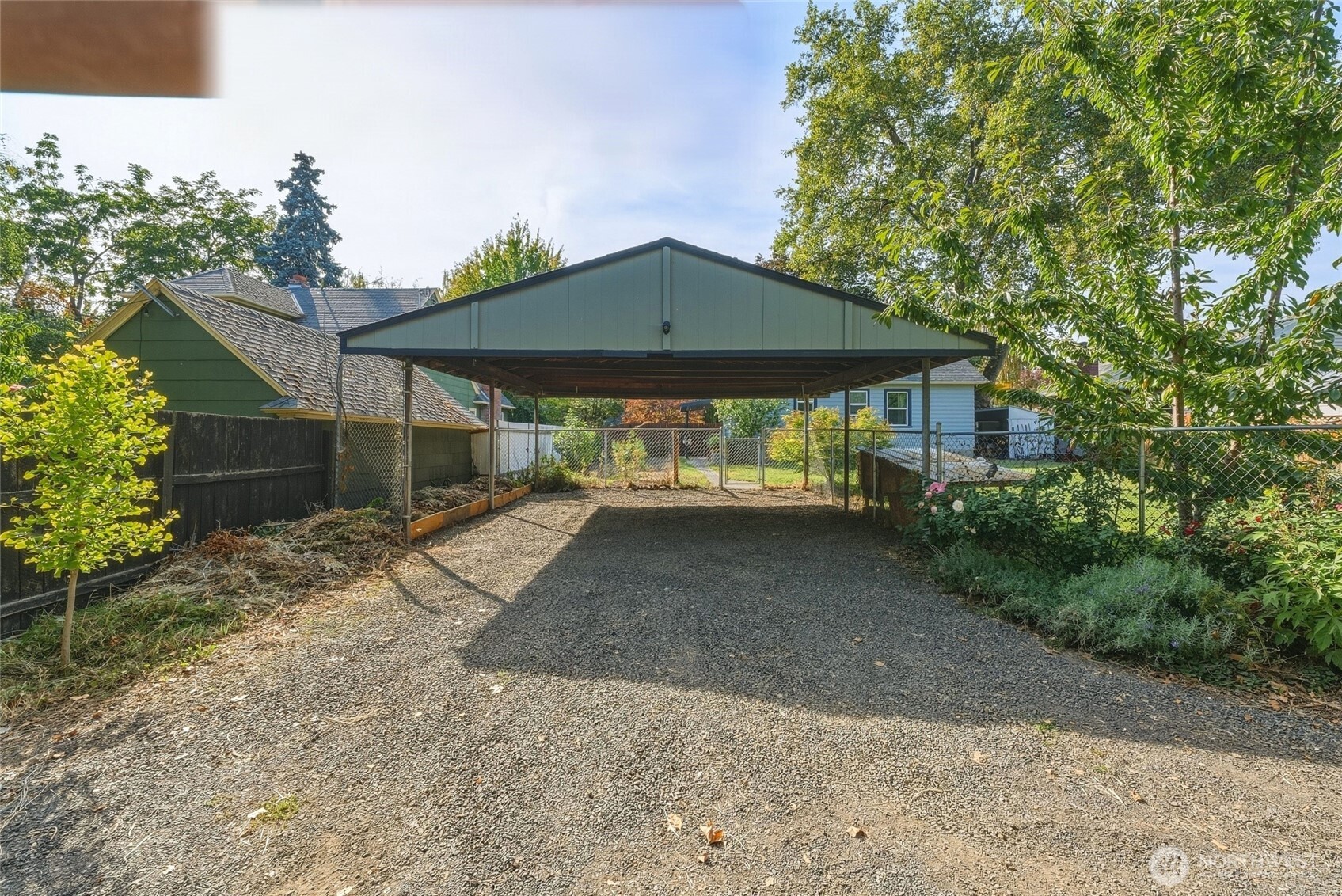 1028 N Clinton Street Property Photo 30