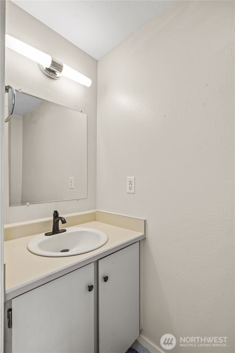 110 19th Avenue 16 Property Photo 8