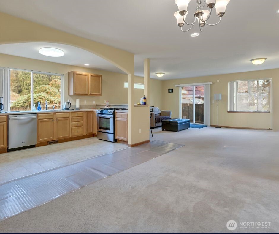 12225 50th Avenue Property Photo 6